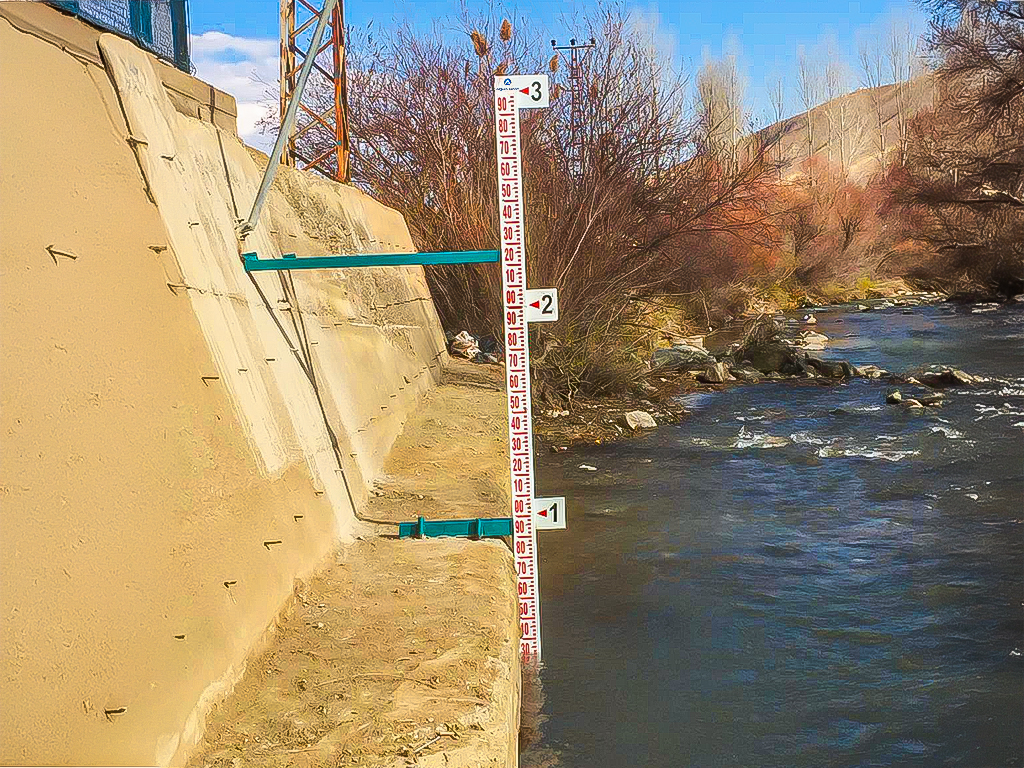STAFF GAUGE 3